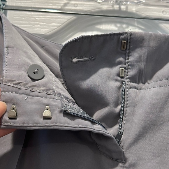 Express shorts 🩶 - Picture 3 of 8